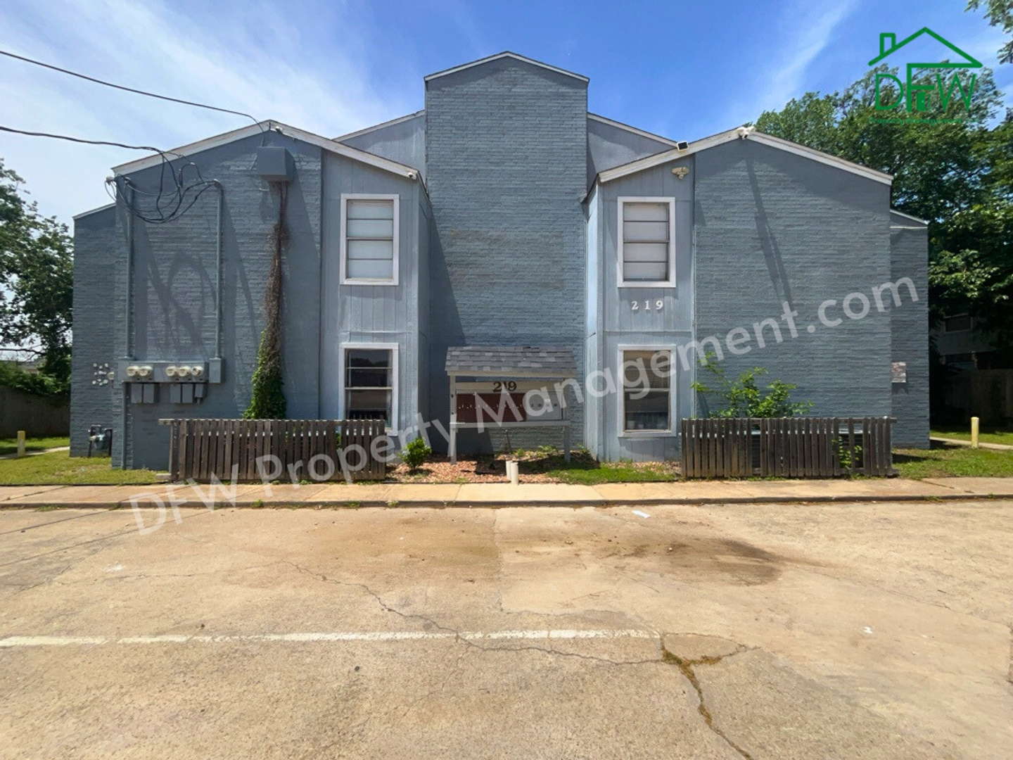 Denton Apartment: 219 Fry St
