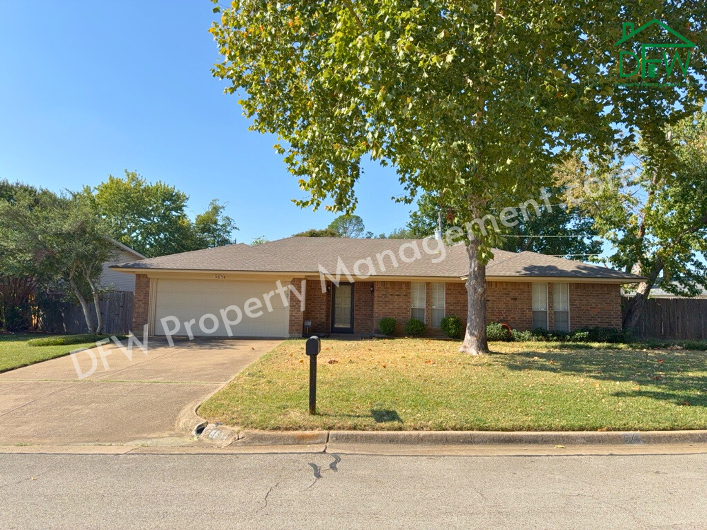 Arlington House: 5604 Ember Dr