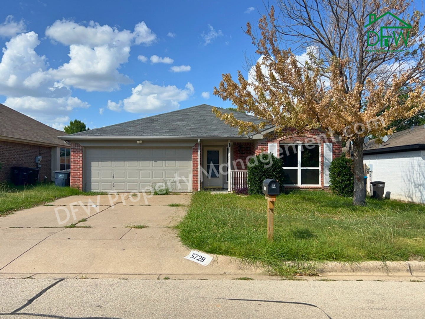 Fort Worth House: 5728 Shady Springs Trl