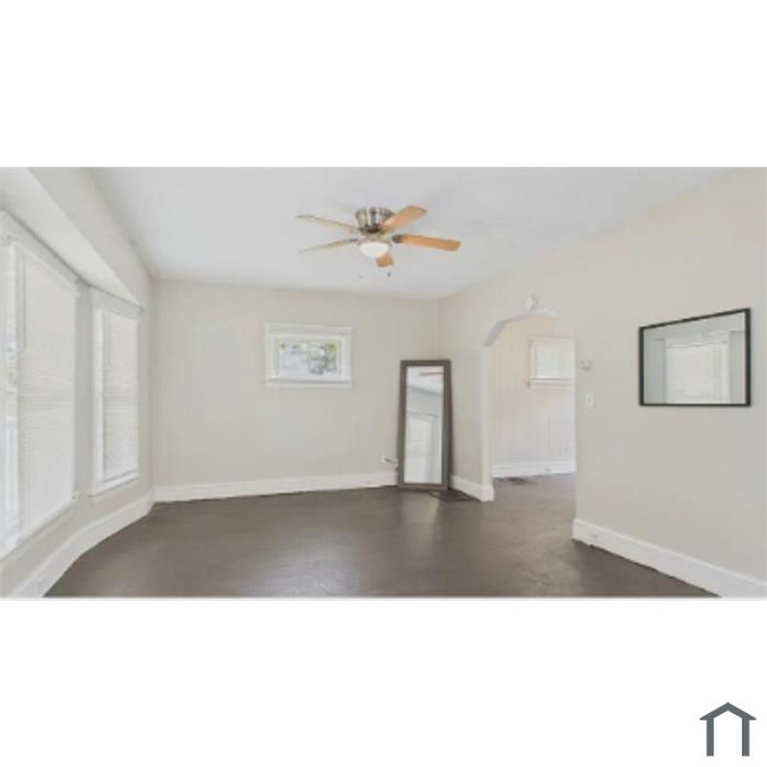 Cleveland House: 14501 Jenne Ave