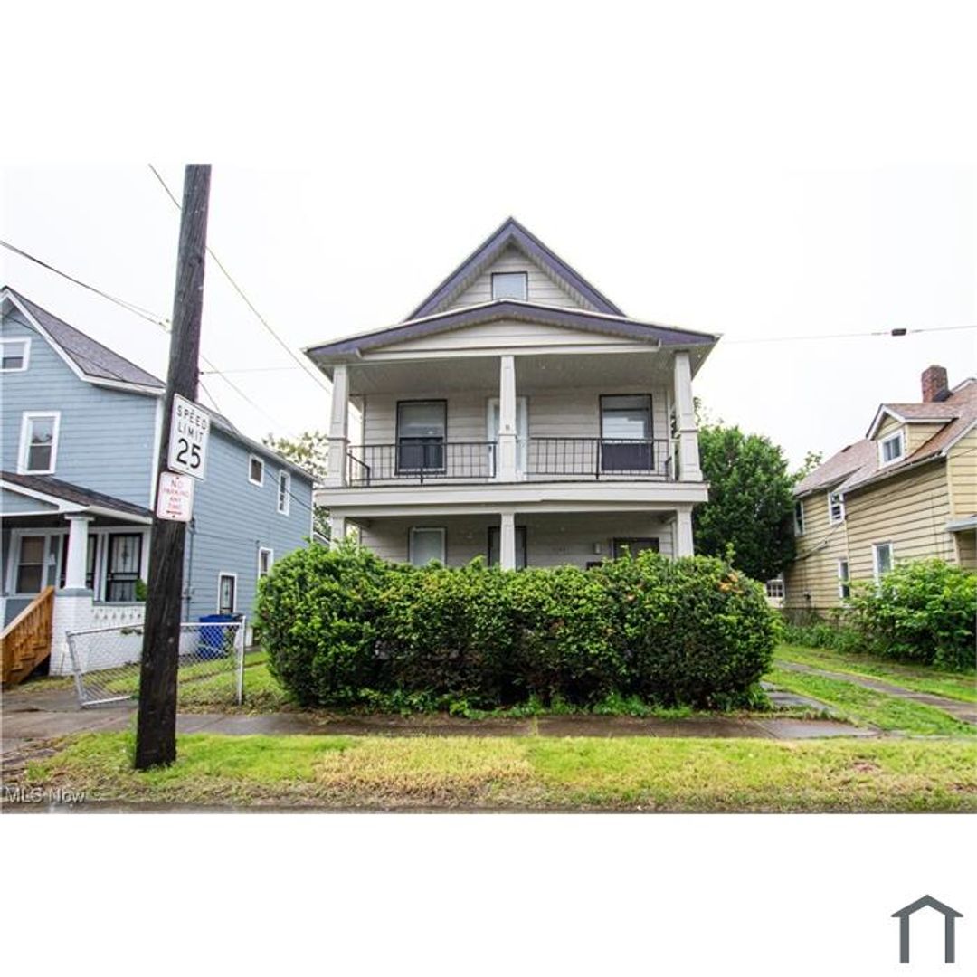 Cleveland Apartment: 5806 BONNA AVE #UP