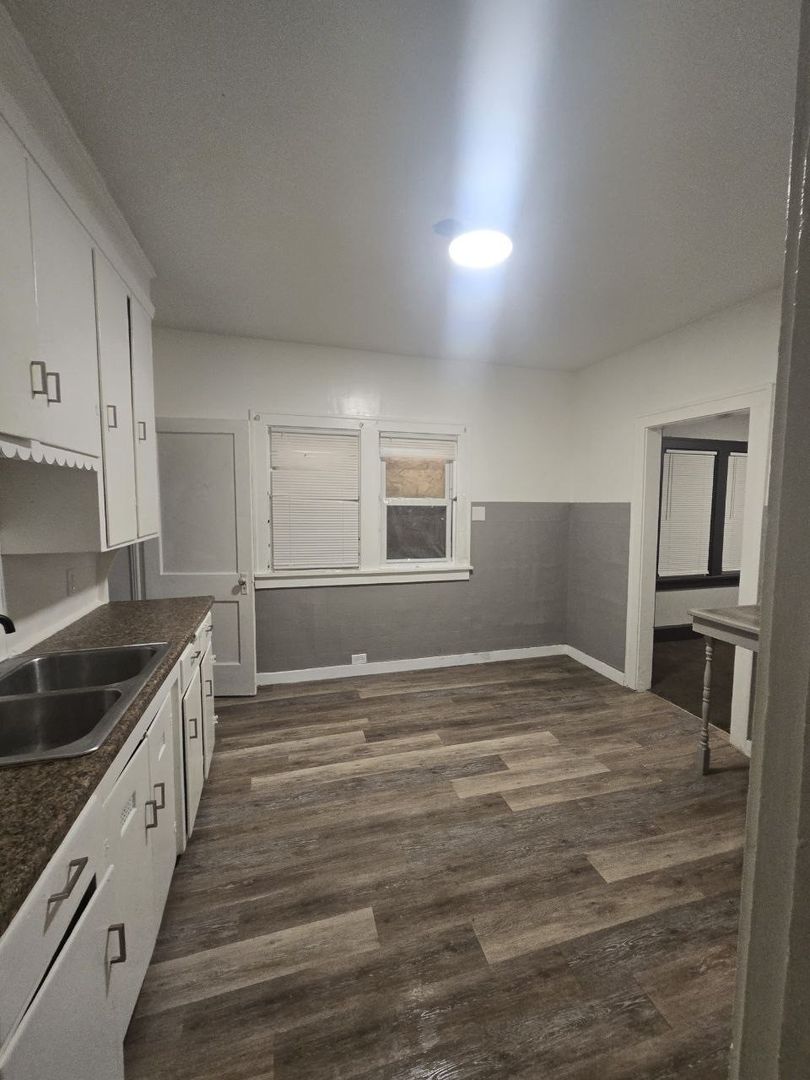 Cleveland House: 13205 Horner Ave