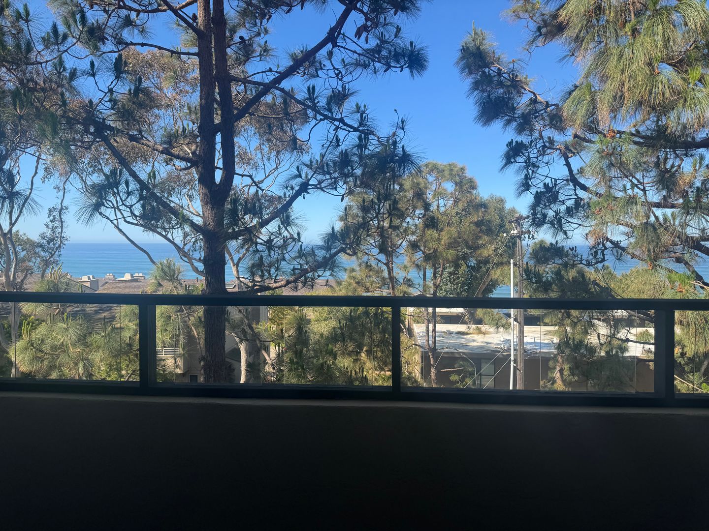 Del Mar Apartment: 201 Fourth Street