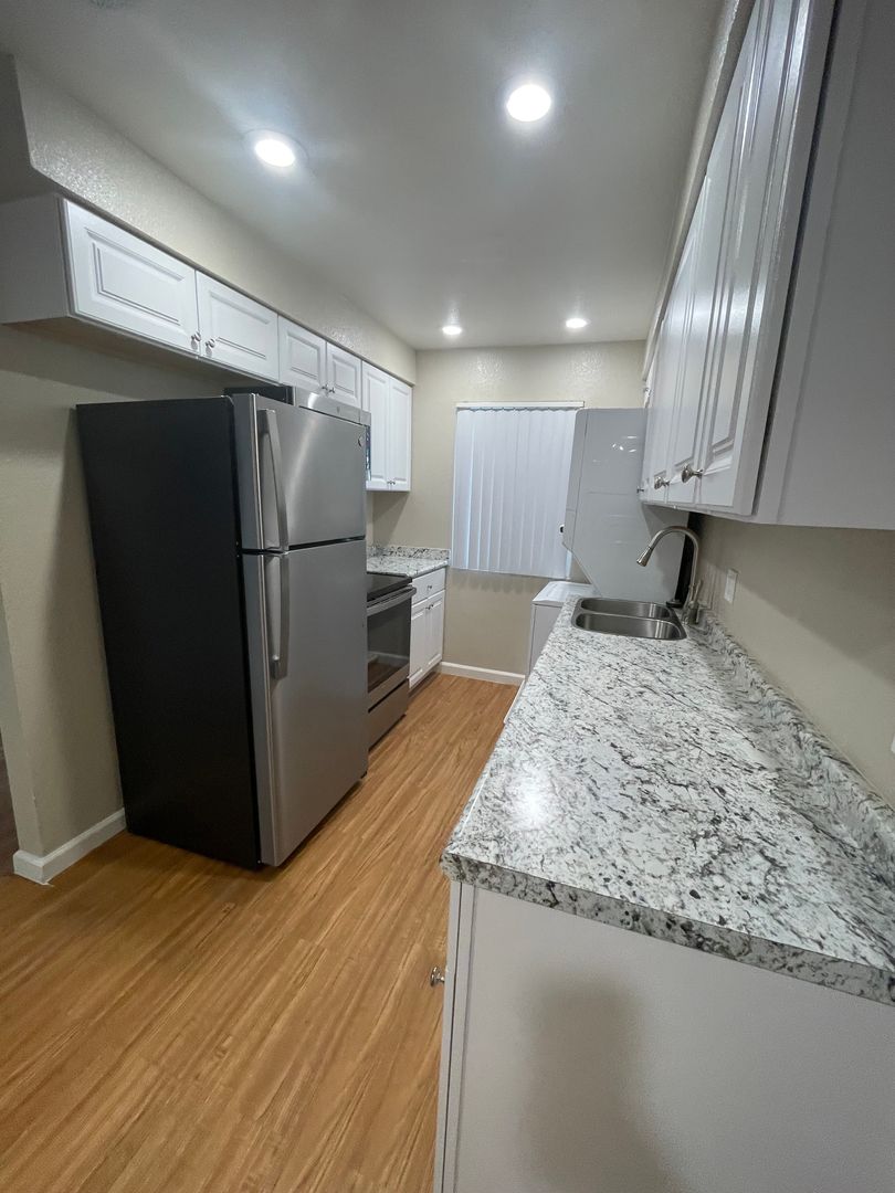 Las Vegas Apartment: 2665 S Bruce St