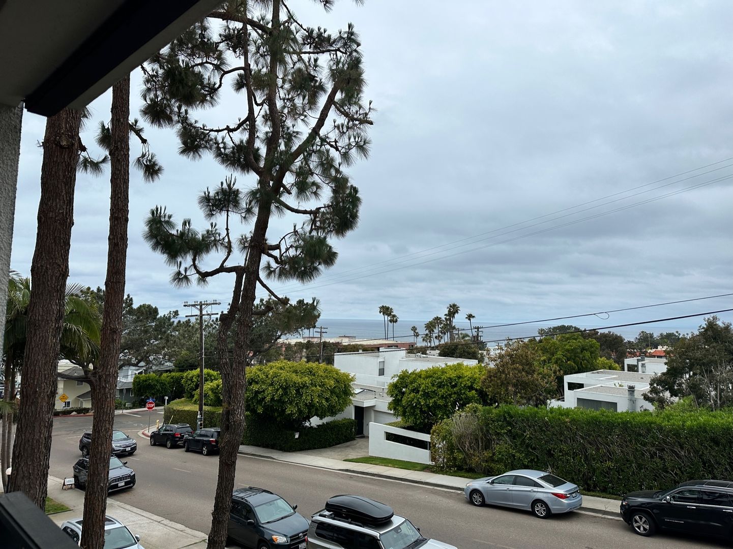 Del Mar Apartment: 201 Fourth Street