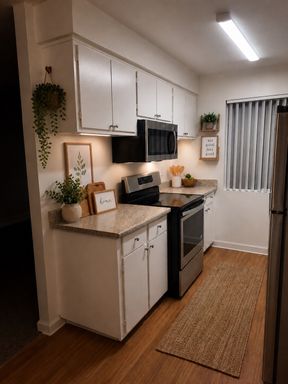 Large Top Floor One Bedroom For Rent – photo 1