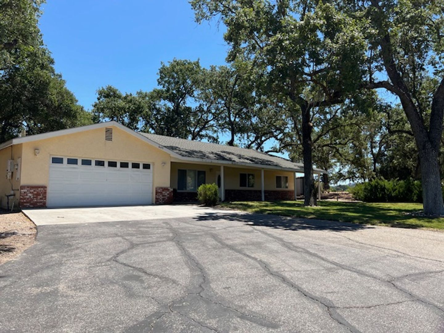 Atascadero House: 645 Garcia Rd.