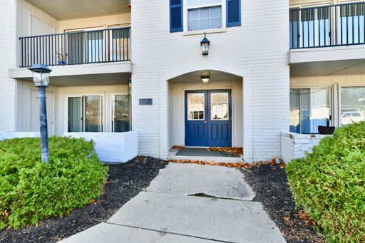 2 BDRM TOWNHOME LIVING w/ ENCLOSED PATIO ON MAIN ST, CARMEL – photo 1