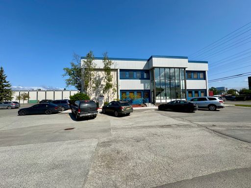 Office Space Available in Arctic Plaza – photo 1