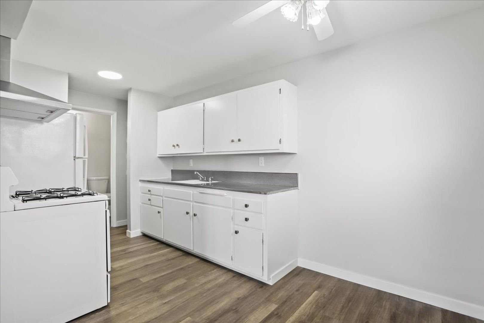 Renton Apartment: 305 Lind Ave SW