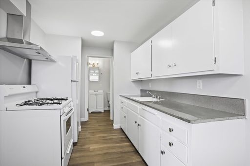 Renovated Studio - $1260
