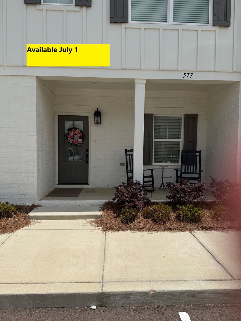 Oxford House: 577 Meadow Crest Circle