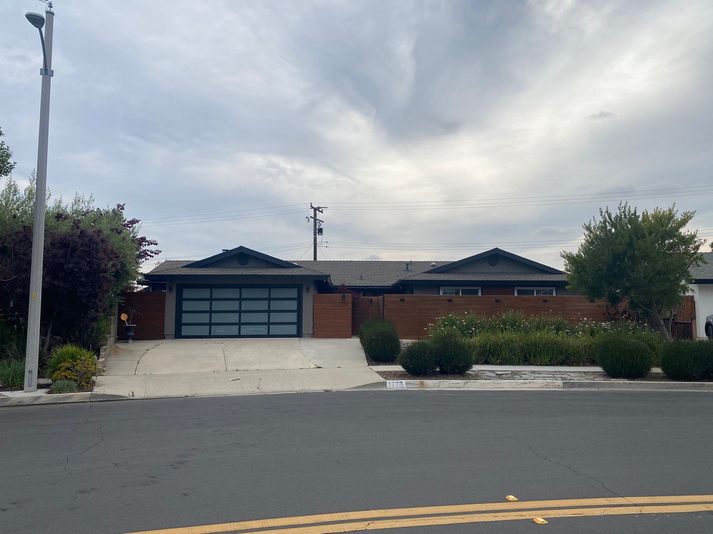 Camarillo House: 1773-A WestonCircle