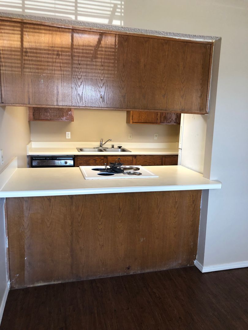 Springdale Apartment: 1509 S. West End St.