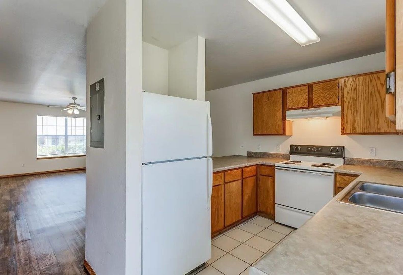 Fayetteville Apartment: W. Pleasant Woods Dr.