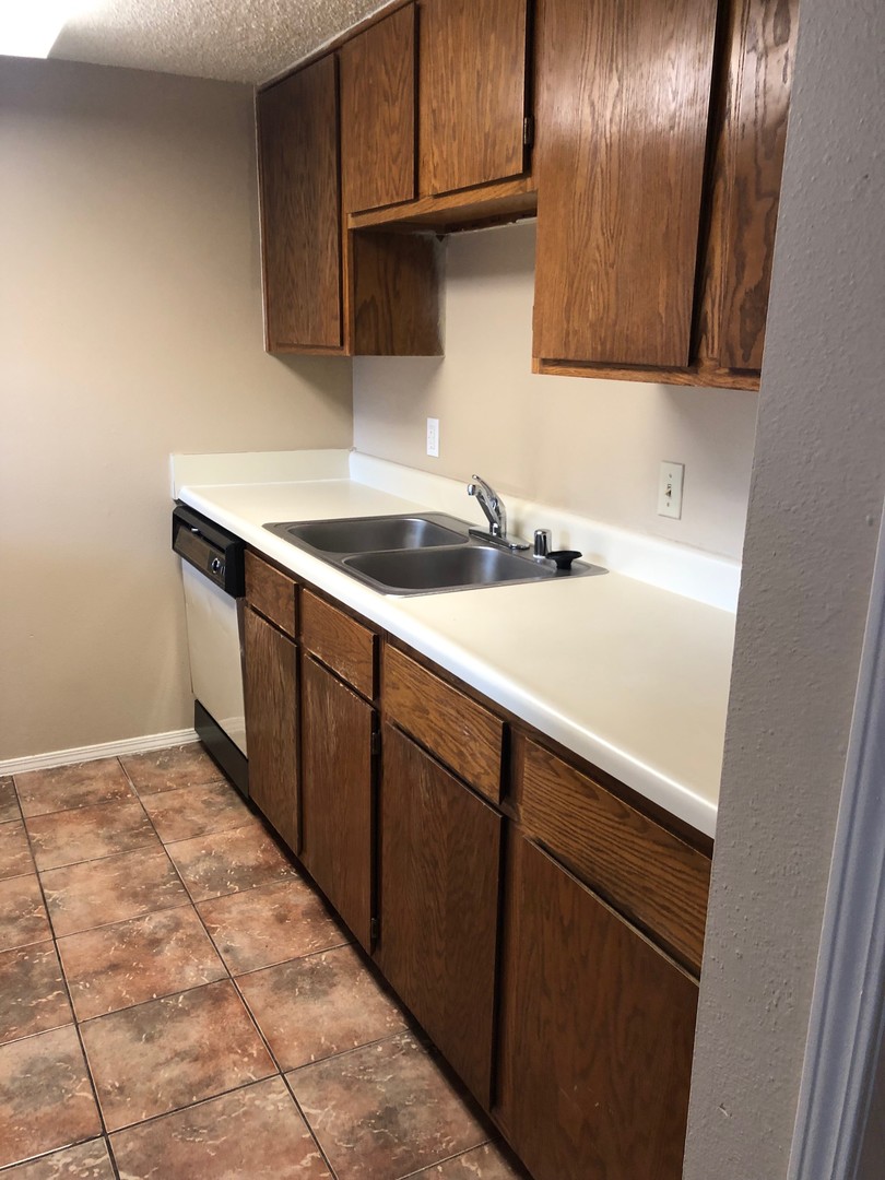 Springdale Apartment: 1509 S. West End St.