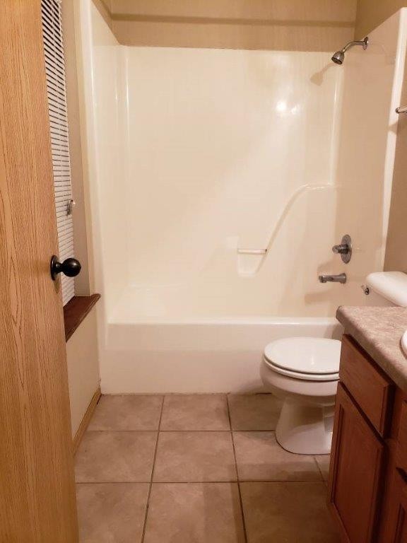 Springdale Apartment: 2111 Hidden Lake St