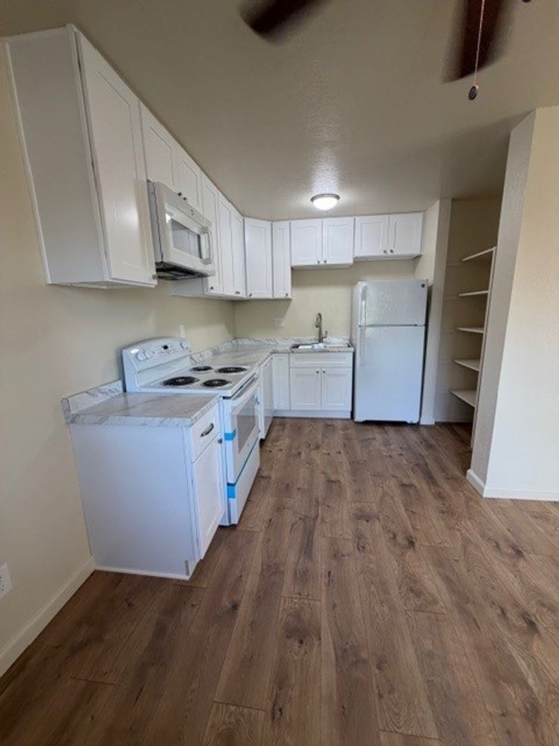 Fairfield Apartment: 131 Alaska Avenue