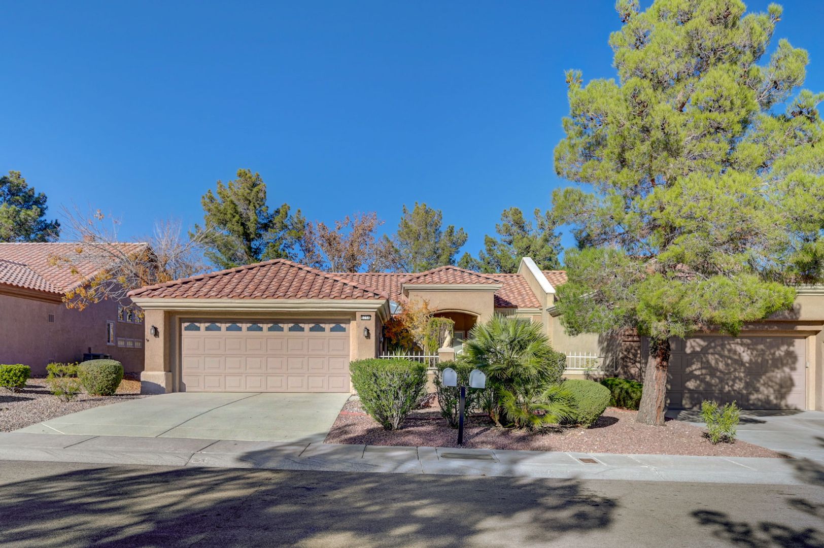 Las Vegas Townhome: 9356 Villa Ridge Dr