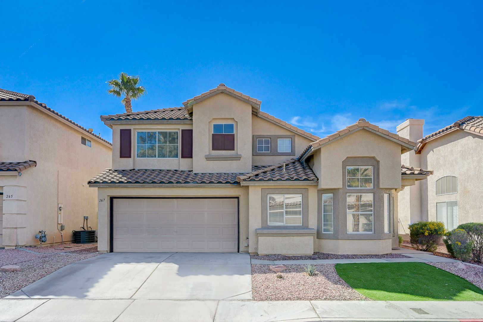 Henderson House: 267 Bluefield Lane