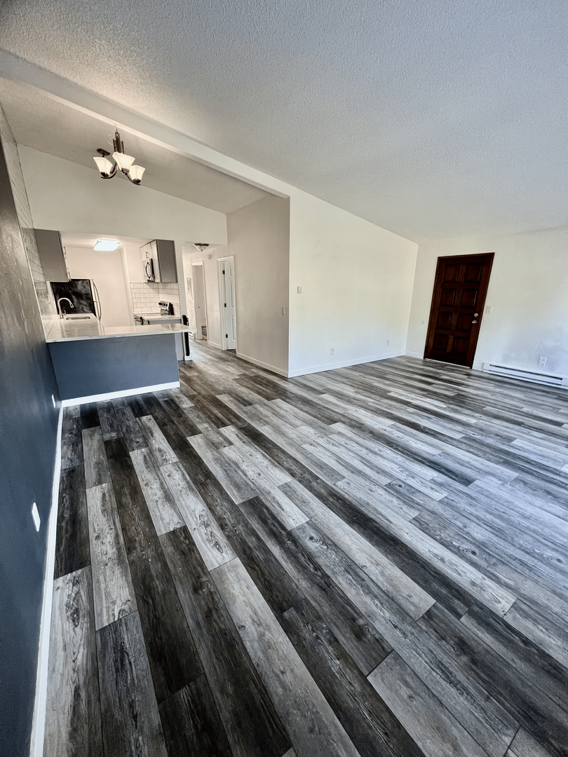 Burien Apartment: 15444 10th Ave SW