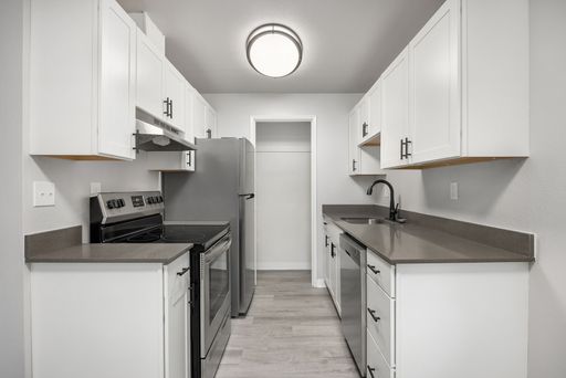 One Bedroom Apartment Available in University Place!