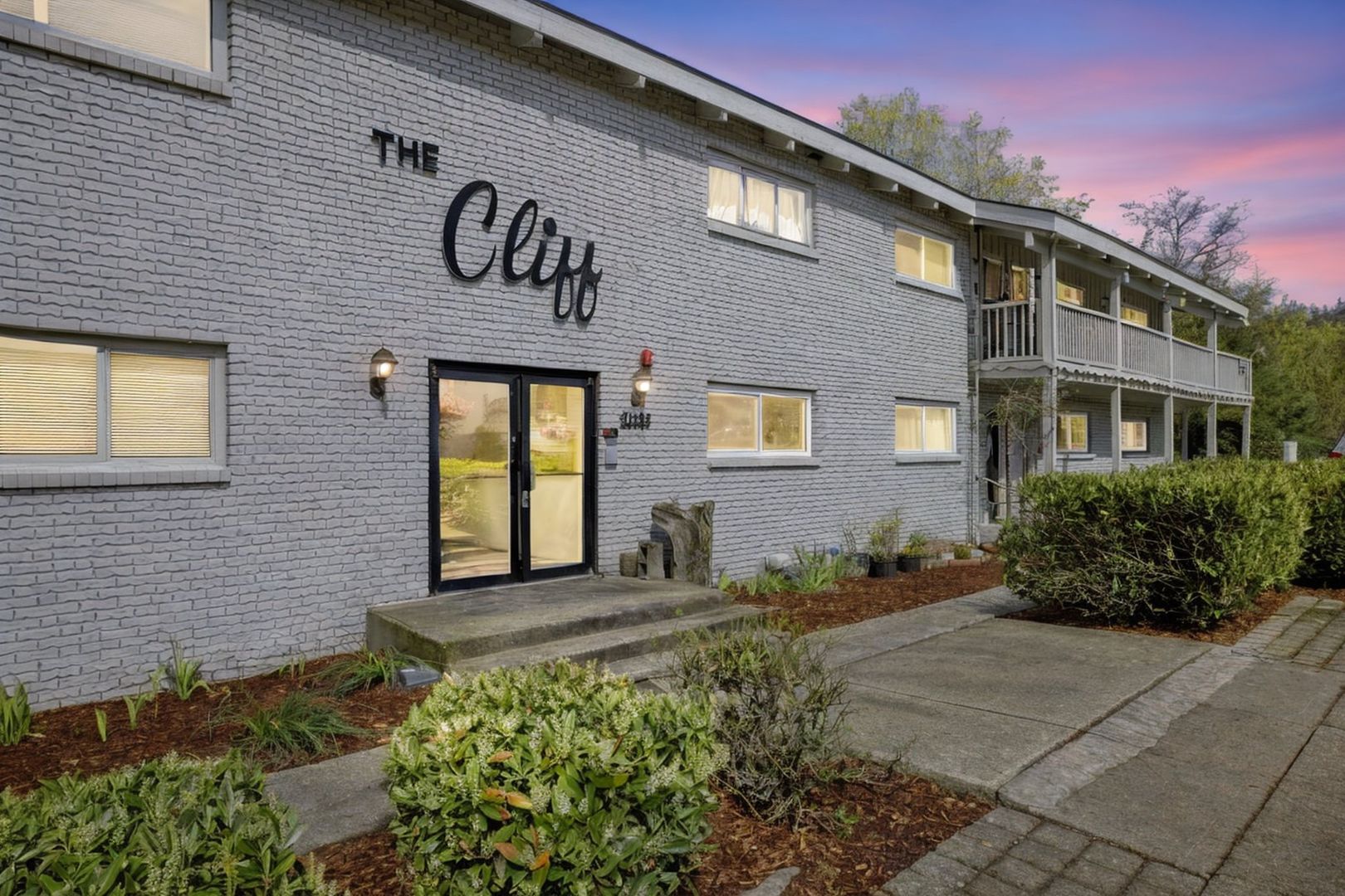 Des Moines Apartment: 21833 7th Ave S