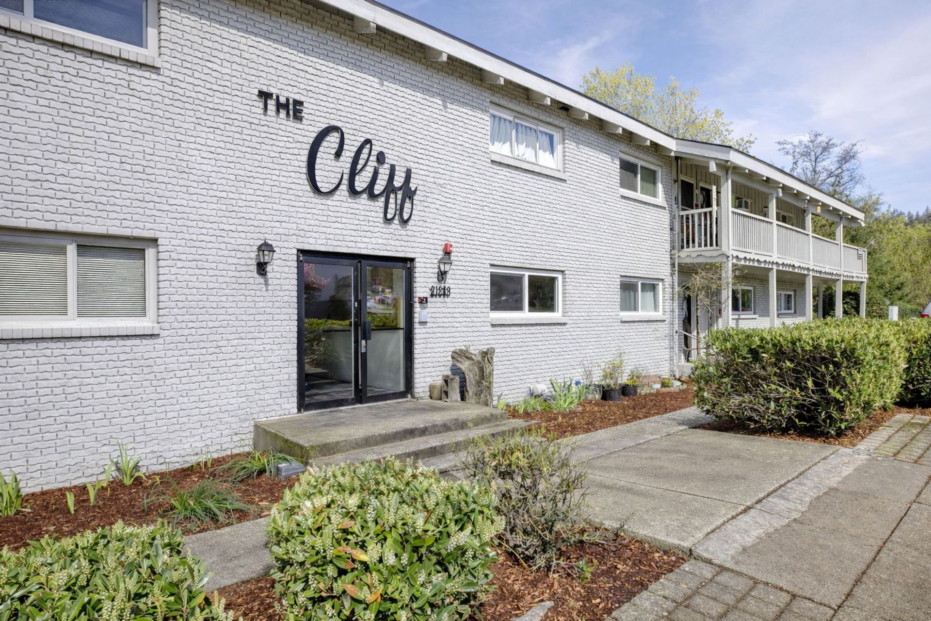 Des Moines Apartment: 21833 7th Ave S