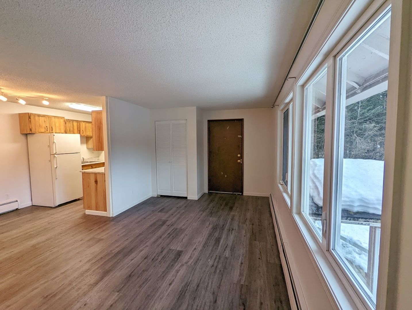 Juneau Apartment: 8829 Glendale St. 17-24