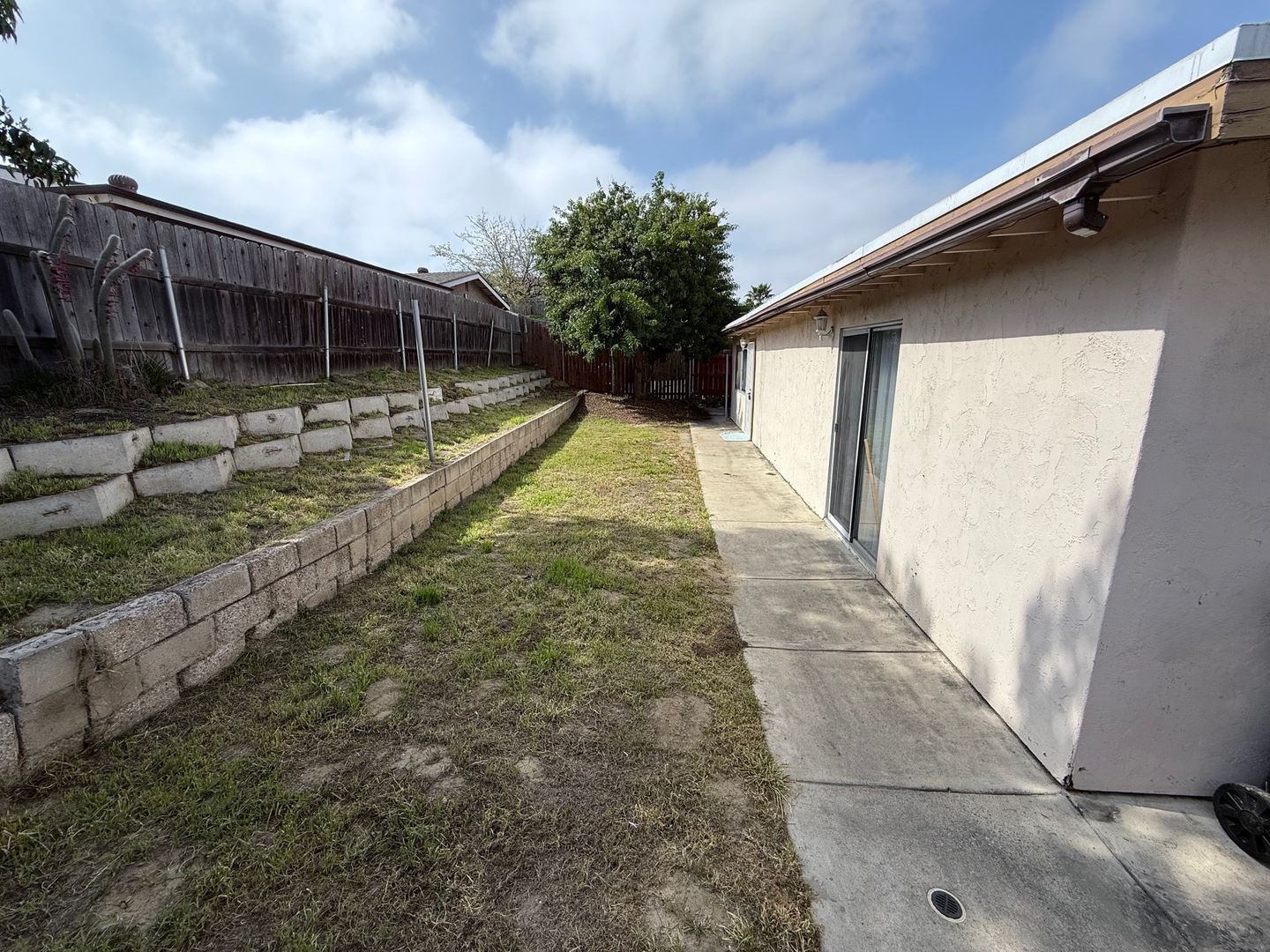 Chula Vista Apartment: 1561 Olive Avenue