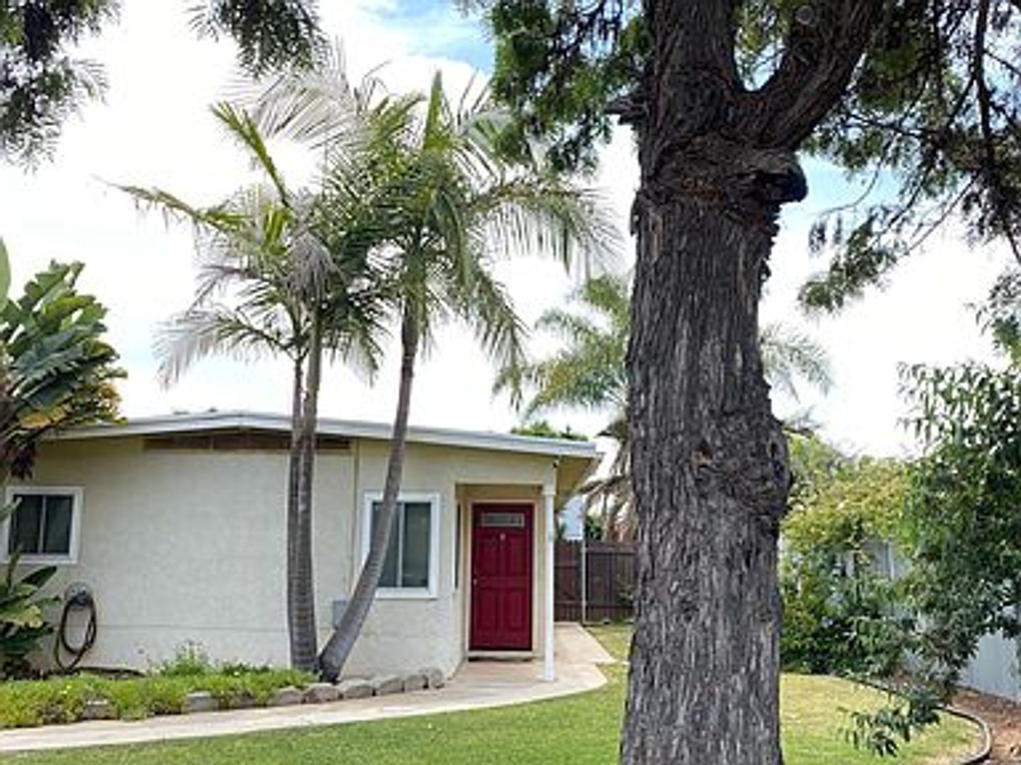 Imperial Beach Apartment: 819 7th St