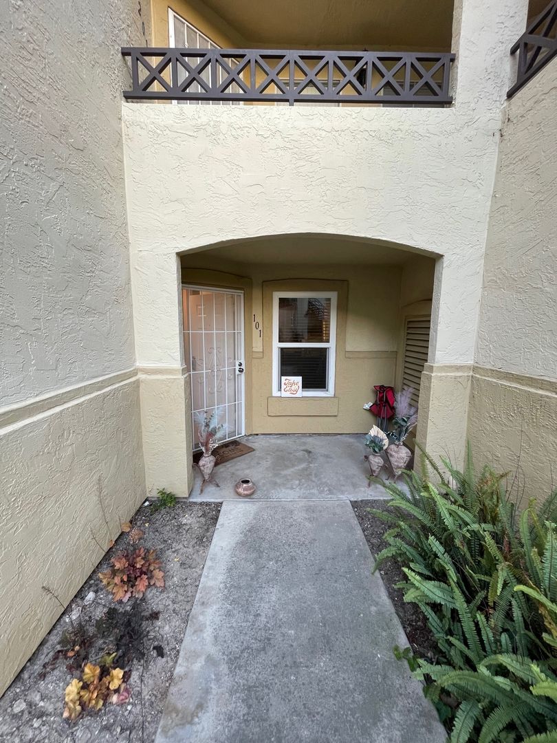 Chula Vista Condo: 2035 Lakeridge Circle #101
