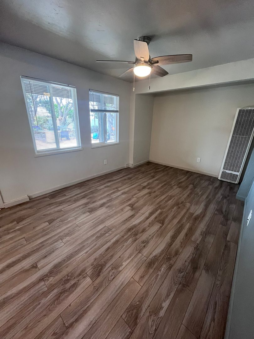 Imperial Beach Apartment: 553-557 Silver Strand Blvd.