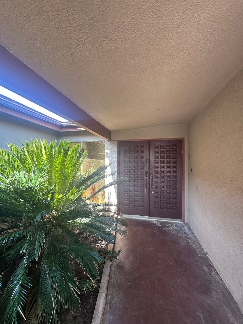 San Diego Apartment: 5140 Catoctin Dr.
