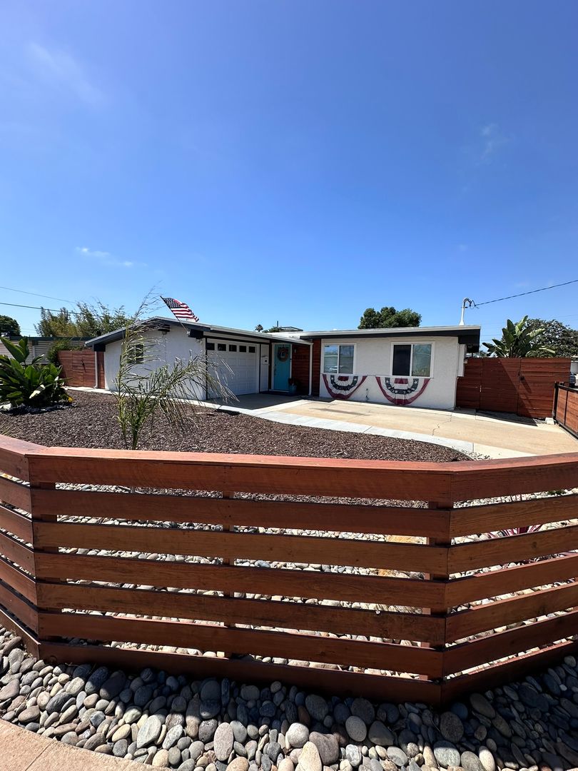 Imperial Beach House: 1210 Hemlock Ave