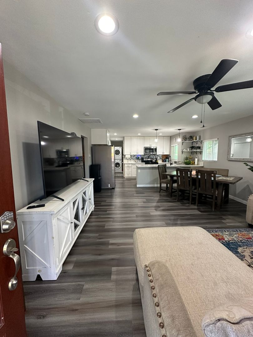 San Diego House: 129 Norton Ave