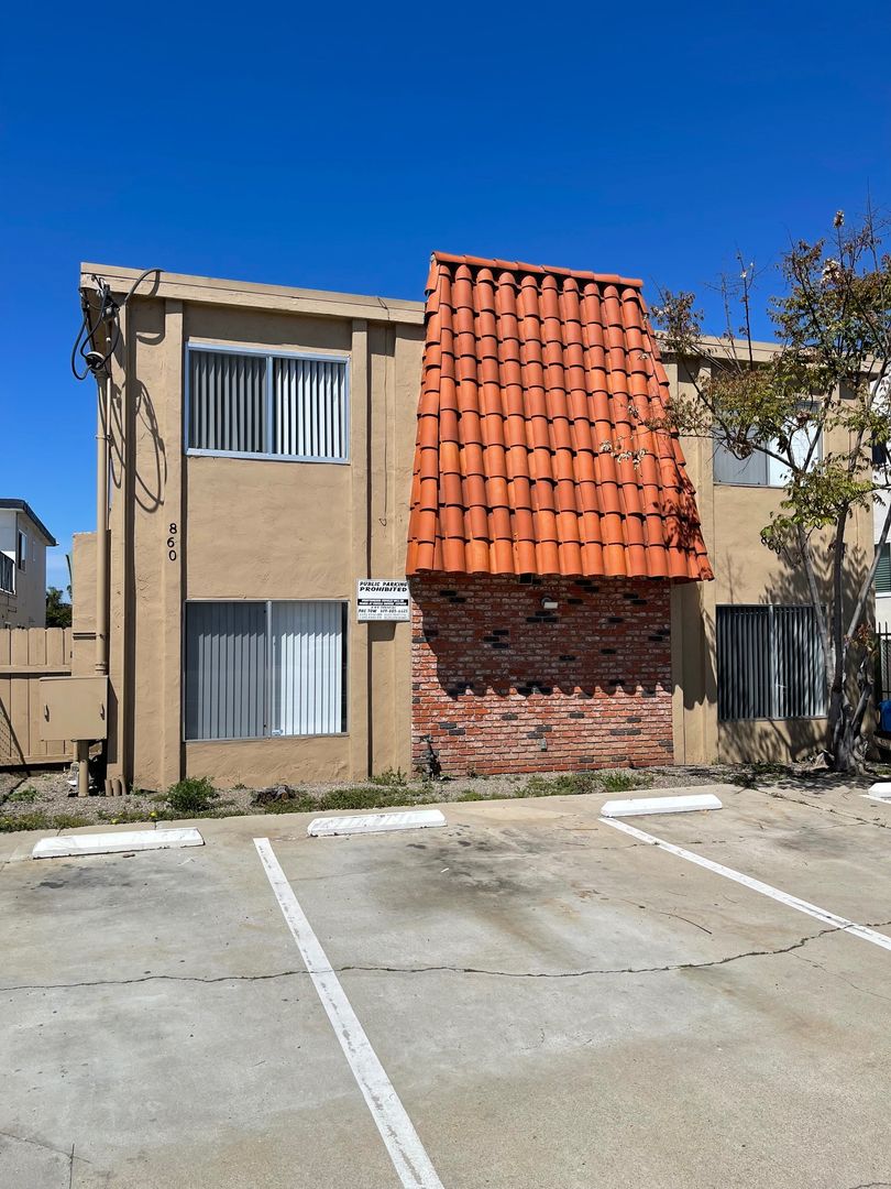 Imperial Beach Apartment: 860 13th Street