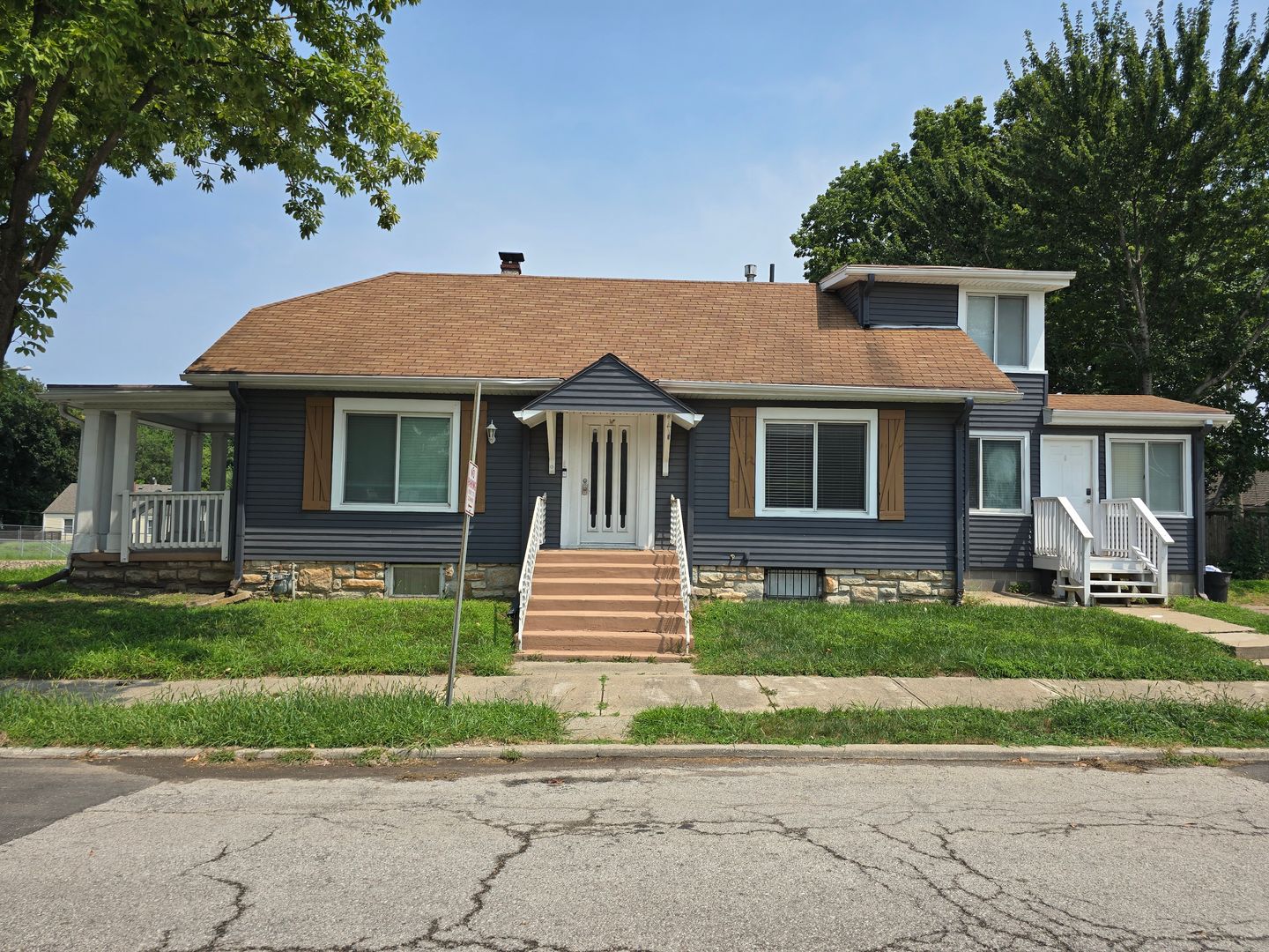 Kansas City House: 2115 West 43rd Ave