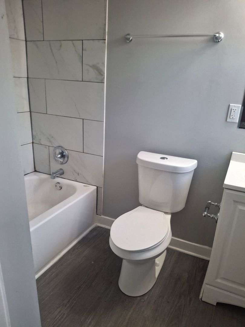 Independence House: 1308 W College St