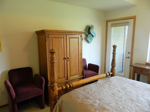 Listing photo thumbnail