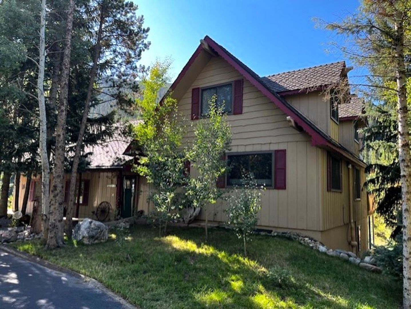 Dillon House: 1334 Straight Creek Dr.