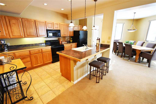 Listing photo thumbnail