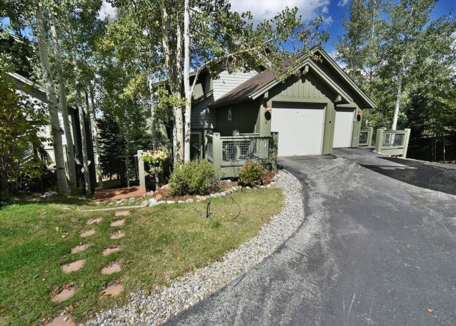 Dillon Townhome: 734 E. Anemone Trail