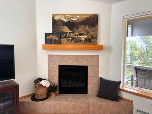 Listing photo thumbnail