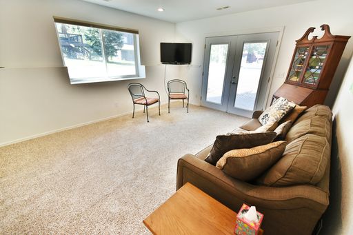 Listing photo thumbnail