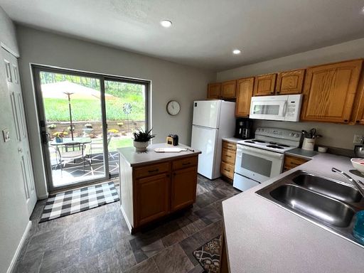Listing photo thumbnail