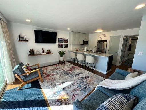 Listing photo thumbnail