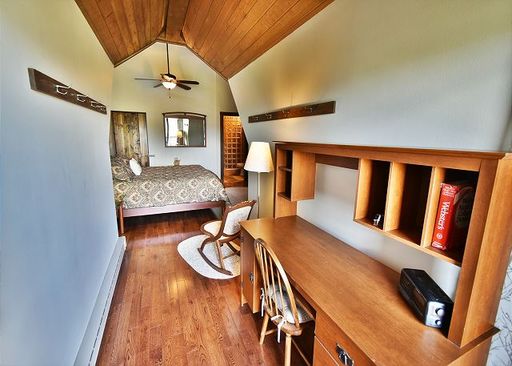 Listing photo thumbnail