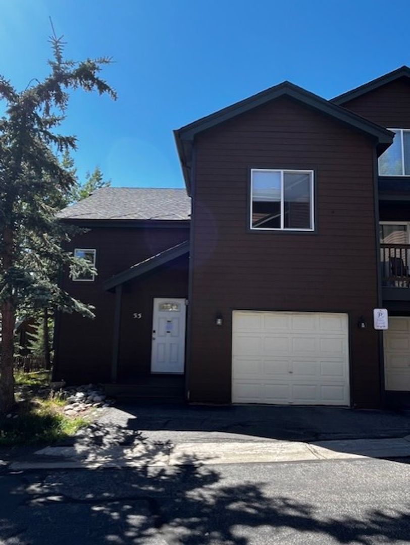 Silverthorne House: 55 Salt Lick Place