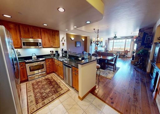 Listing photo thumbnail